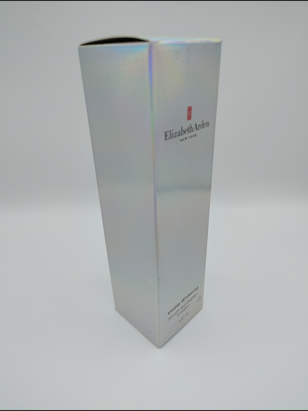 Elizabeth Arden Visible Whitening - Smooth and Brighten Emulsion - Picture 3 of 3